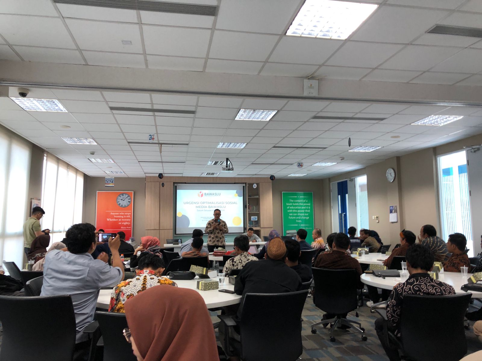 Rakor Penguatan Pesan Edukasi Konten Media Sosial Bawaslu Melalui Design Grafis 