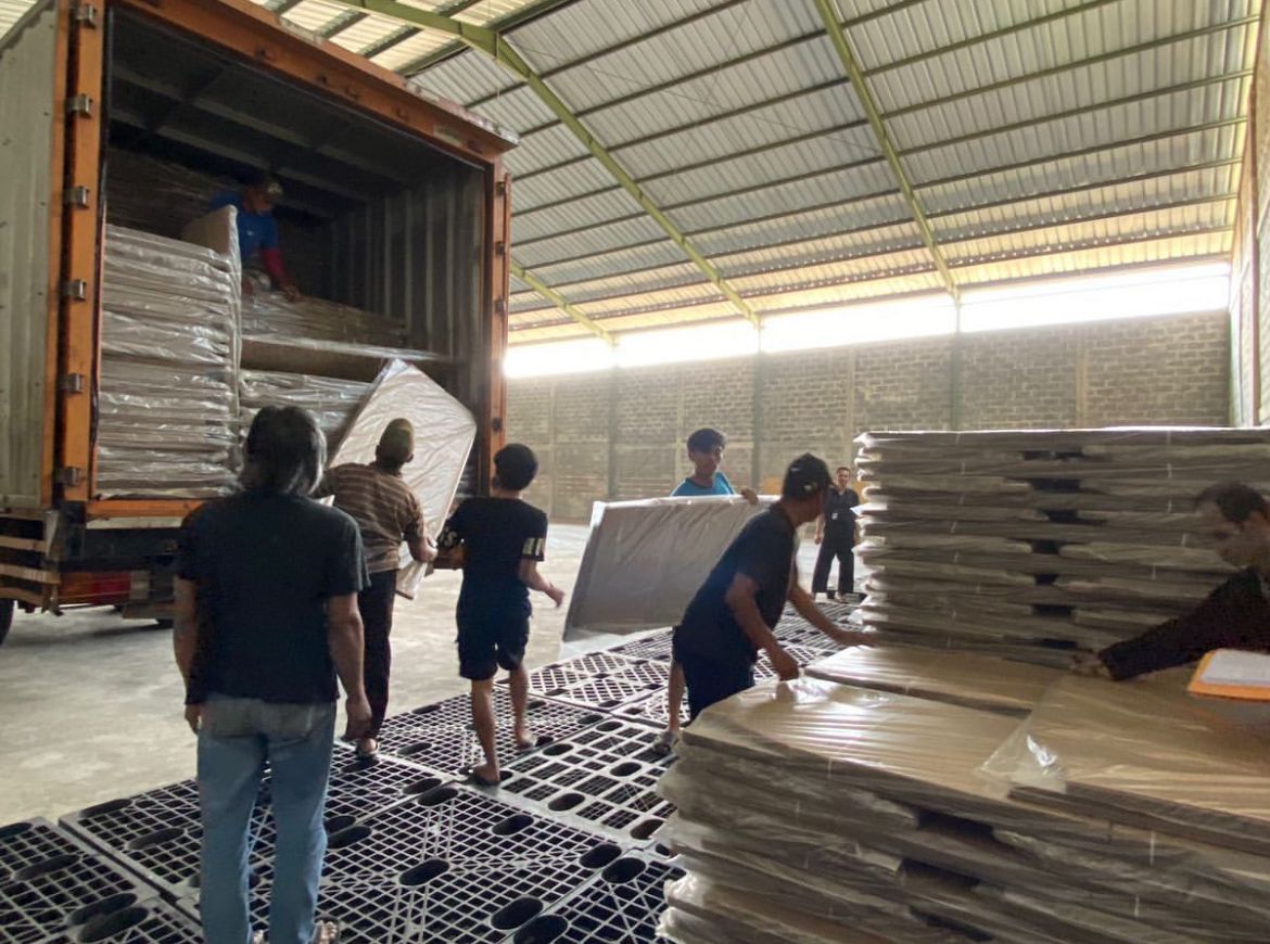 Bawaslu Kabupaten Bandung Awasi Logistik Bilik Suara