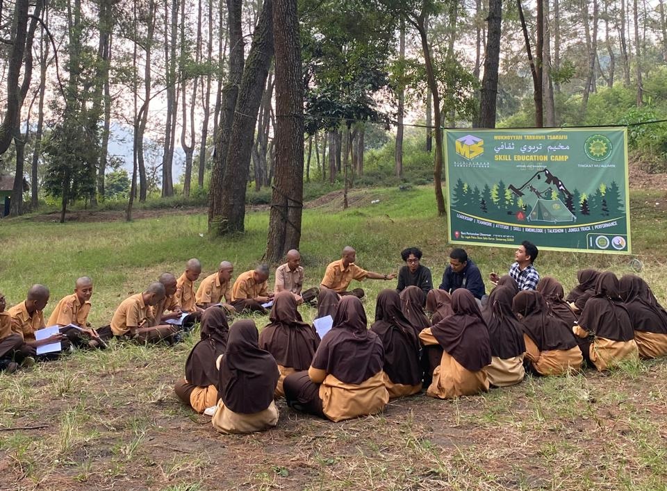 Ketua Bawaslu Kabupaten Bandung Bekali Santri PPI 99 Rancabango tentang Nasionalisme dan Nilai Keislaman