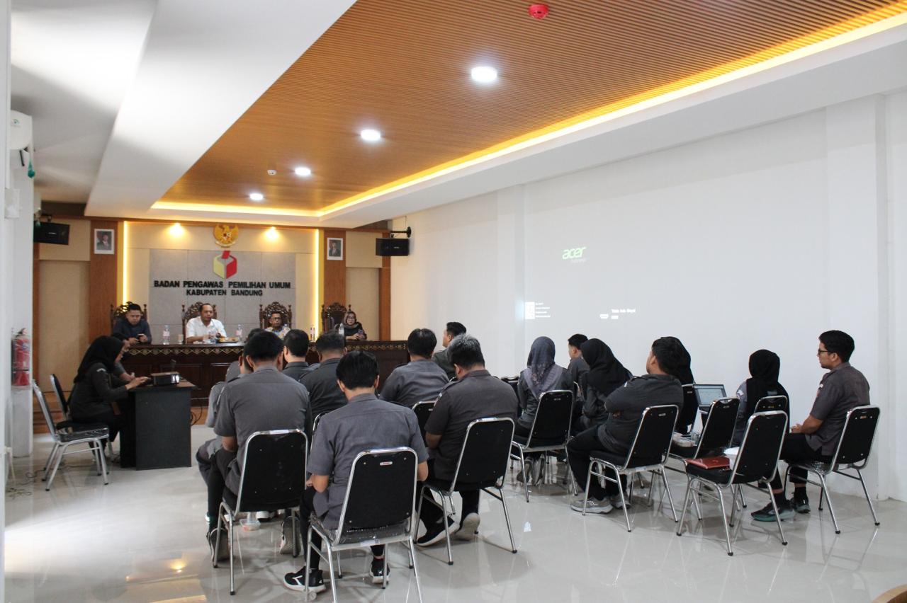 Bawaslu Kabupaten Bandung Kaji Implikasi Putusan MK tentang Pemisahan Pemilu Nasional dan Daerah