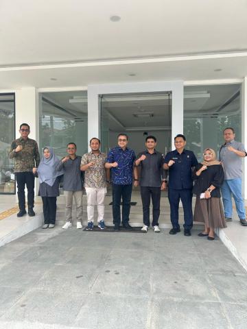 kunjungan dede yusuf