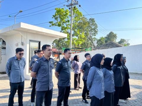 Apel Pagi Rutin Senin, Anggota Bawaslu Kabupaten Bandung Tekankan Pentingnya Kedisiplinan Pegawai
