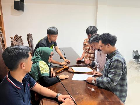 Bawaslu Kabupaten Bandung Gelar Simulasi Penyelesaian Sengketa Proses Pemilu Bersama Mahasiswa Pascasarjana UIN Sunan Gunung Djati Bandung