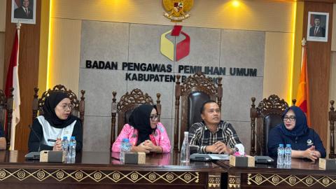 Perkuat Komunikasi Kelembagaan, Bawaslu Kabupaten Bandung Terima Audiensi DPD Partai NasDem Kabupaten Bandung