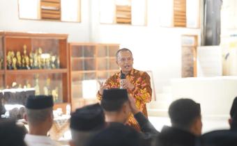 Bawaslu Kabupaten Bandung menjadi narasumber dalam kegiatan Sosialisasi dan Pendidikan Pemilih Segmen Pemilih Pemula di Pondok Pesantren Al-Basyariyah 
